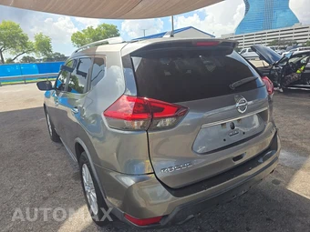 2018 Nissan Rogue SV – miniatura 6