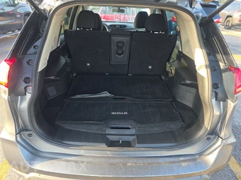 2018 Nissan Rogue SV – miniatura 16