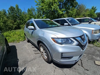 2018 Nissan Rogue SV – miniatura 3