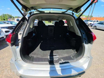 2018 Nissan Rogue SV – miniatura 14