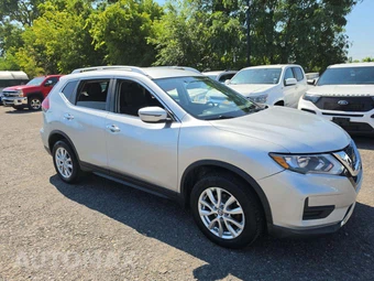2018 Nissan Rogue SV – miniatura 4