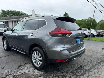 2018 Nissan Rogue SV – miniatura 4