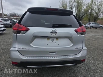 2018 Nissan Rogue SV – miniatura 5