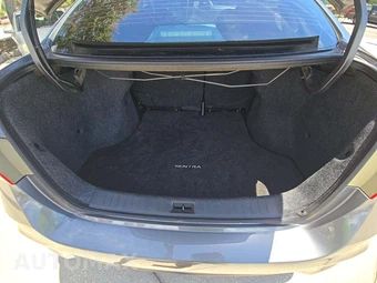 2018 Nissan Sentra S – miniatura 14