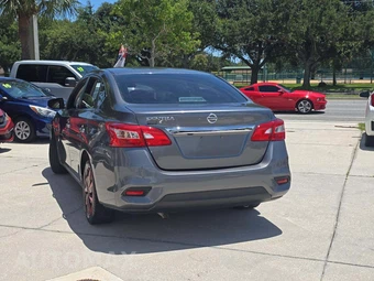2018 Nissan Sentra S – miniatura 2