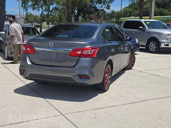 2018 Nissan Sentra S – miniatura 3