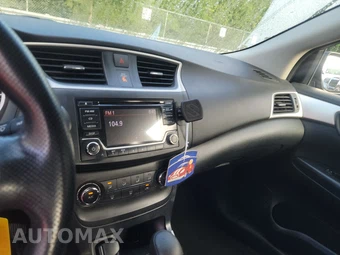 2018 Nissan Sentra S – miniatura 11