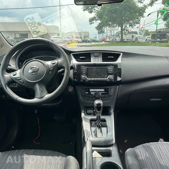 2018 Nissan Sentra SV - miniatura 18
