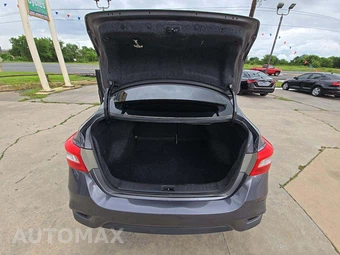 2018 Nissan Sentra SV – miniatura 11