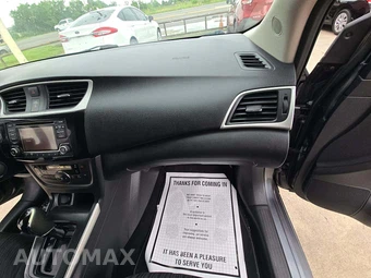 2018 Nissan Sentra SV – miniatura 16