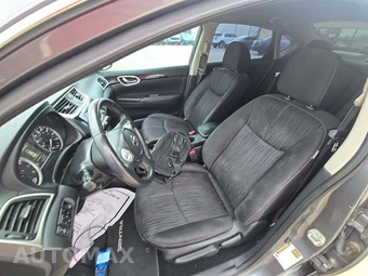 2018 Nissan Sentra SV – miniatura 3