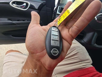 2018 Nissan Sentra SV – miniatura 5