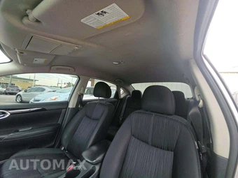 2018 Nissan Sentra SV – miniatura 11