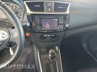 2018 Nissan Sentra SV – miniatura 11