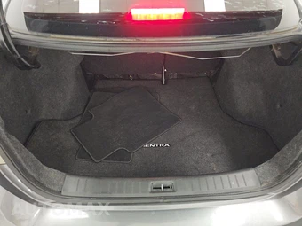 2018 Nissan Sentra SV – miniatura 16