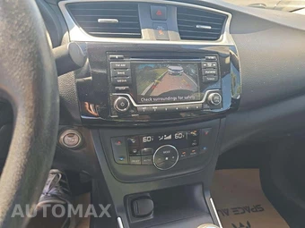2018 Nissan Sentra SV – miniatura 10