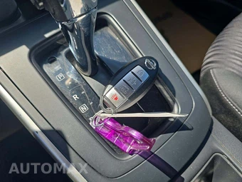 2018 Nissan Sentra SV – miniatura 8