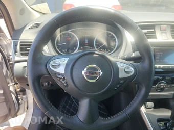 2018 Nissan Sentra SV – miniatura 10