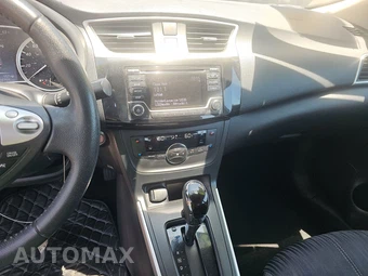 2018 Nissan Sentra SV – miniatura 11