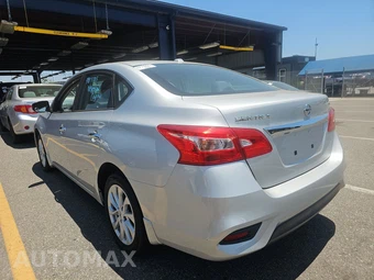 2018 Nissan Sentra SV – miniatura 6