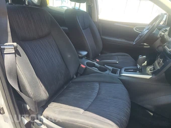 2018 Nissan Sentra SV – miniatura 8