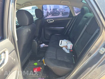 2018 Nissan Sentra SV – miniatura 13