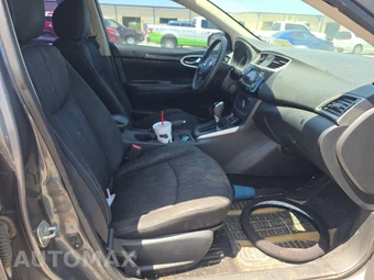 2018 Nissan Sentra SV – miniatura 8
