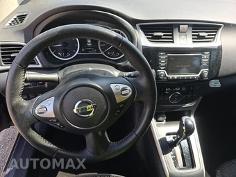 2018 Nissan Sentra SV – miniatura 11