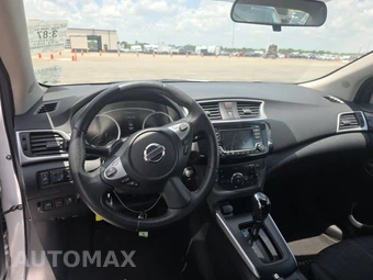 2018 Nissan Sentra SV – miniatura 11