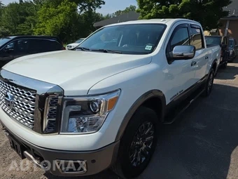 2018 Nissan TITAN Platinum Reserve Crew Cab Short Bed