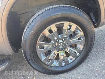 2018 Nissan TITAN Platinum Reserve Crew Cab Short Bed - miniatura 11