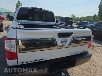 2018 Nissan TITAN Platinum Reserve Crew Cab Short Bed - miniatura 5