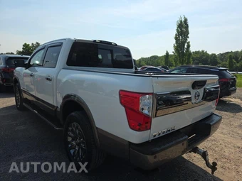 2018 Nissan TITAN Platinum Reserve Crew Cab Short Bed - miniatura 6