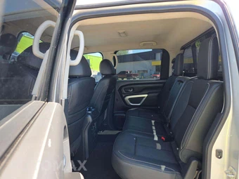 2018 Nissan TITAN PRO-4X Crew Cab Short Bed – miniatura 10