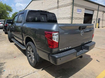2018 Nissan TITAN SL Crew Cab Short Bed - miniatura 2