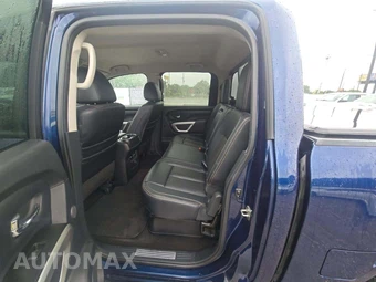 2018 Nissan TITAN SL Crew Cab Short Bed - miniatura 10