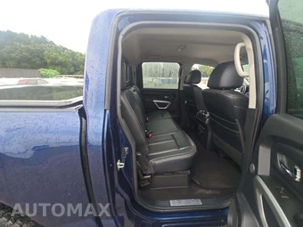 2018 Nissan TITAN SL Crew Cab Short Bed - miniatura 13