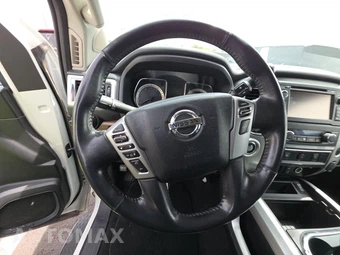 2018 Nissan TITAN SL Crew Cab Short Bed - miniatura 10