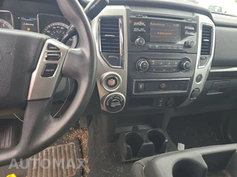 2018 Nissan TITAN SV Crew Cab Extra Short Bed - miniatura 11