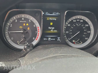 2018 Nissan TITAN SV Crew Cab Extra Short Bed - miniatura 12