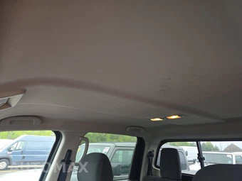 2018 Nissan TITAN SV Crew Cab Extra Short Bed - miniatura 17