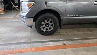 2018 Nissan TITAN SV Crew Cab Extra Short Bed - miniatura 24