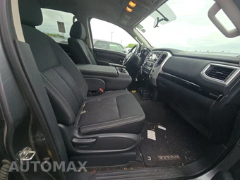 2018 Nissan TITAN SV Crew Cab Extra Short Bed - miniatura 8