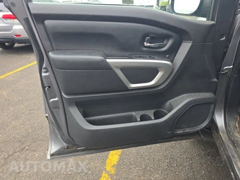 2018 Nissan TITAN SV Crew Cab Extra Short Bed - miniatura 9