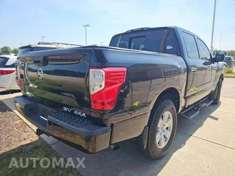 2018 Nissan TITAN SV Crew Cab Short Bed - miniatura 3