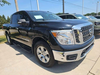 2018 Nissan TITAN SV Crew Cab Short Bed - miniatura 4