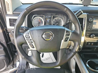 2018 Nissan TITAN SV Crew Cab Short Bed - miniatura 10