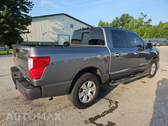 2018 Nissan TITAN SV Crew Cab Short Bed - miniatura 4