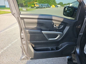 2018 Nissan TITAN SV Crew Cab Short Bed - miniatura 9