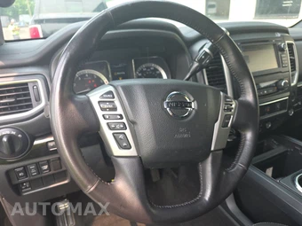 2018 Nissan TITAN SV Crew Cab Short Bed - miniatura 10
